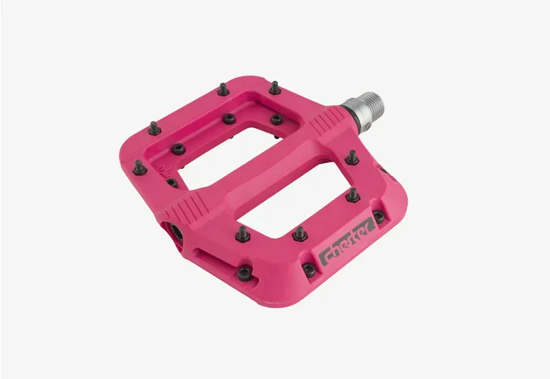 Race Face Chester Composite 9/16 Pedals Large In Magenta